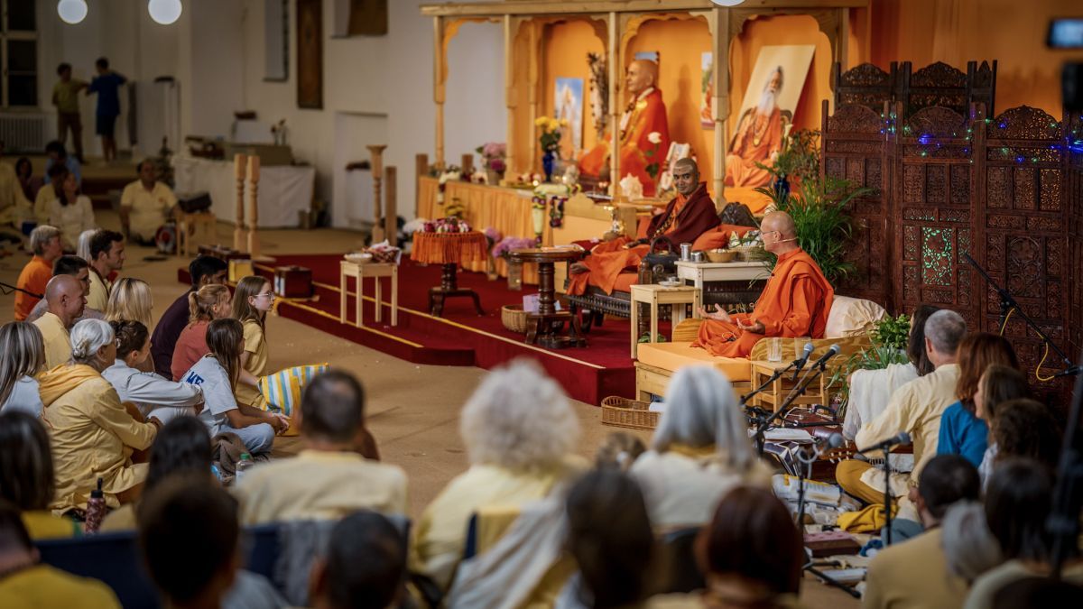 2.19._strilky_gurupurnima.jpg