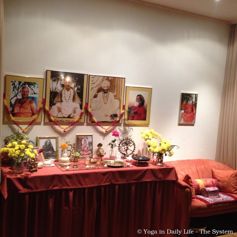 13. altar villach ashram wm